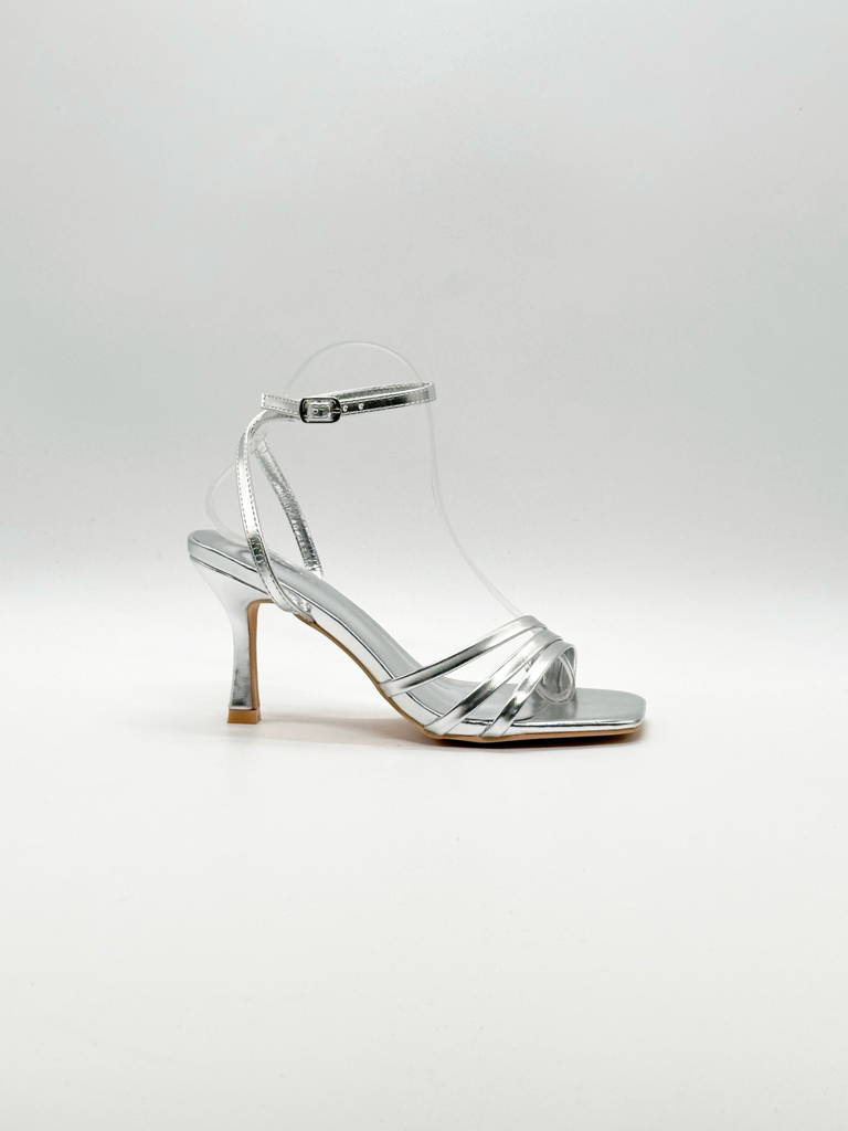 Sandalen aus der Iris Diva-Kollektion