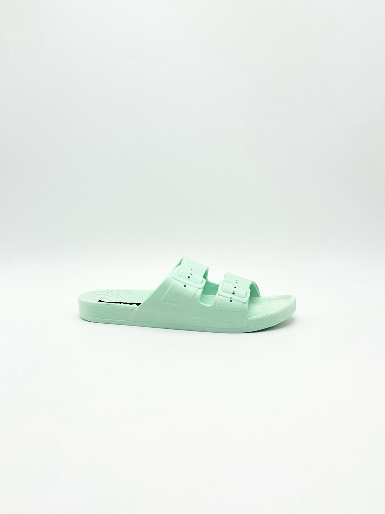 Rubber slippers 519