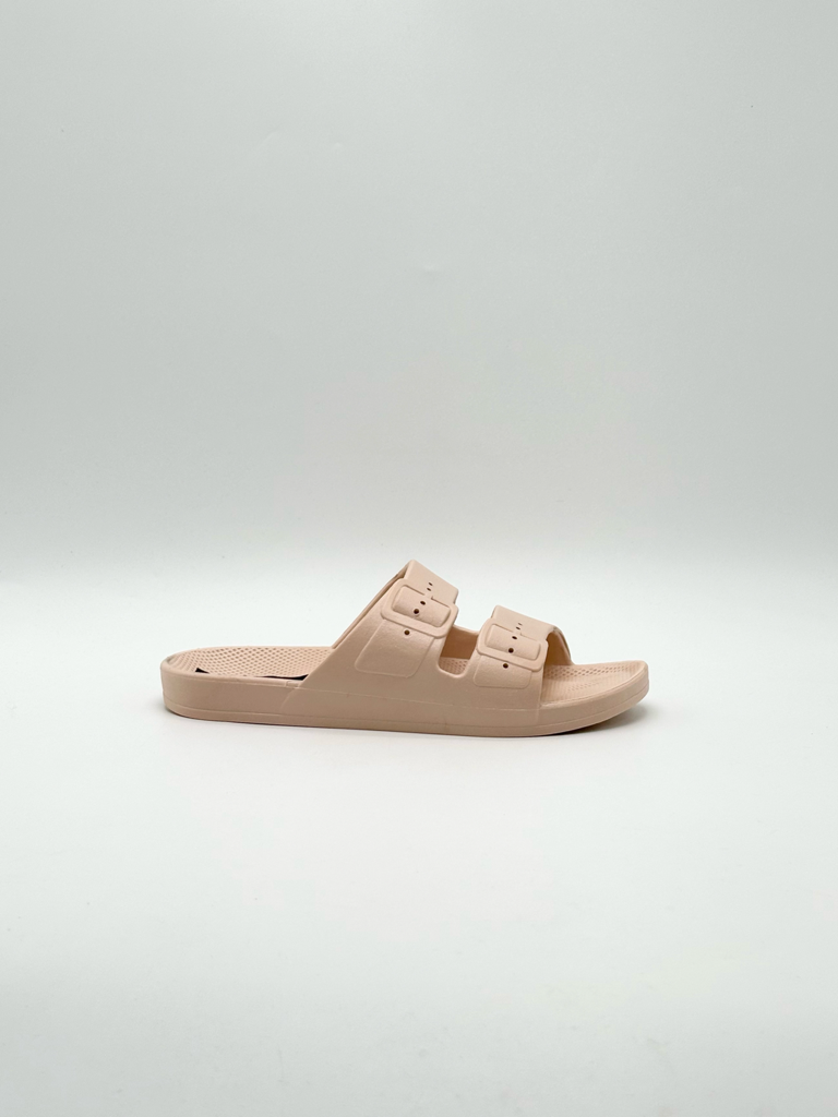Rubber slippers 519