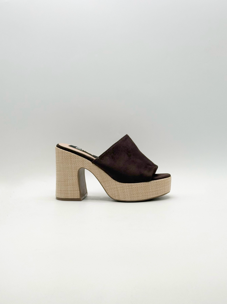 Sandals with wedge heel H8-923