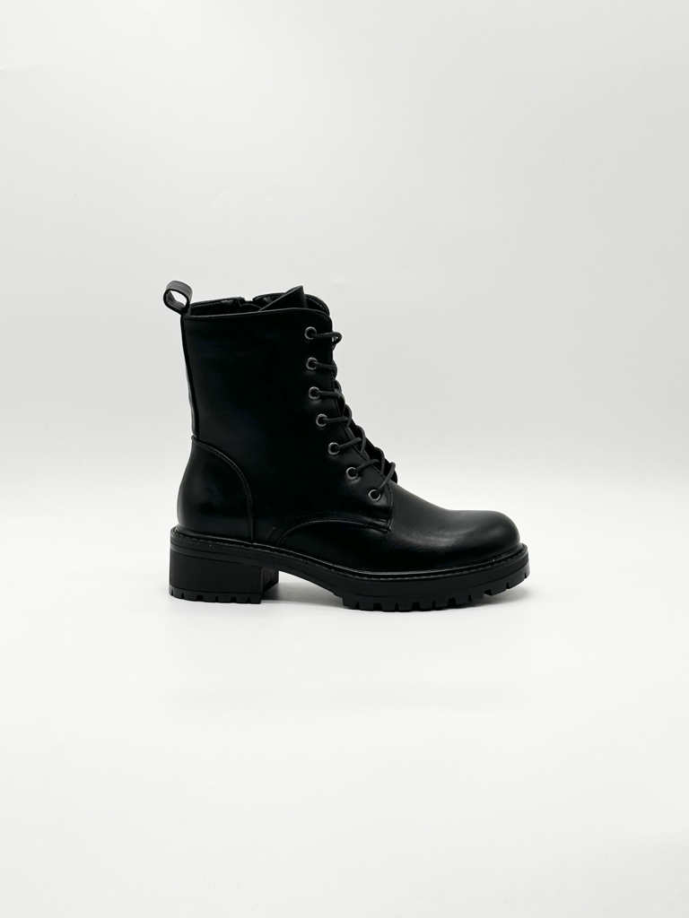Stivaletti stringati ml395